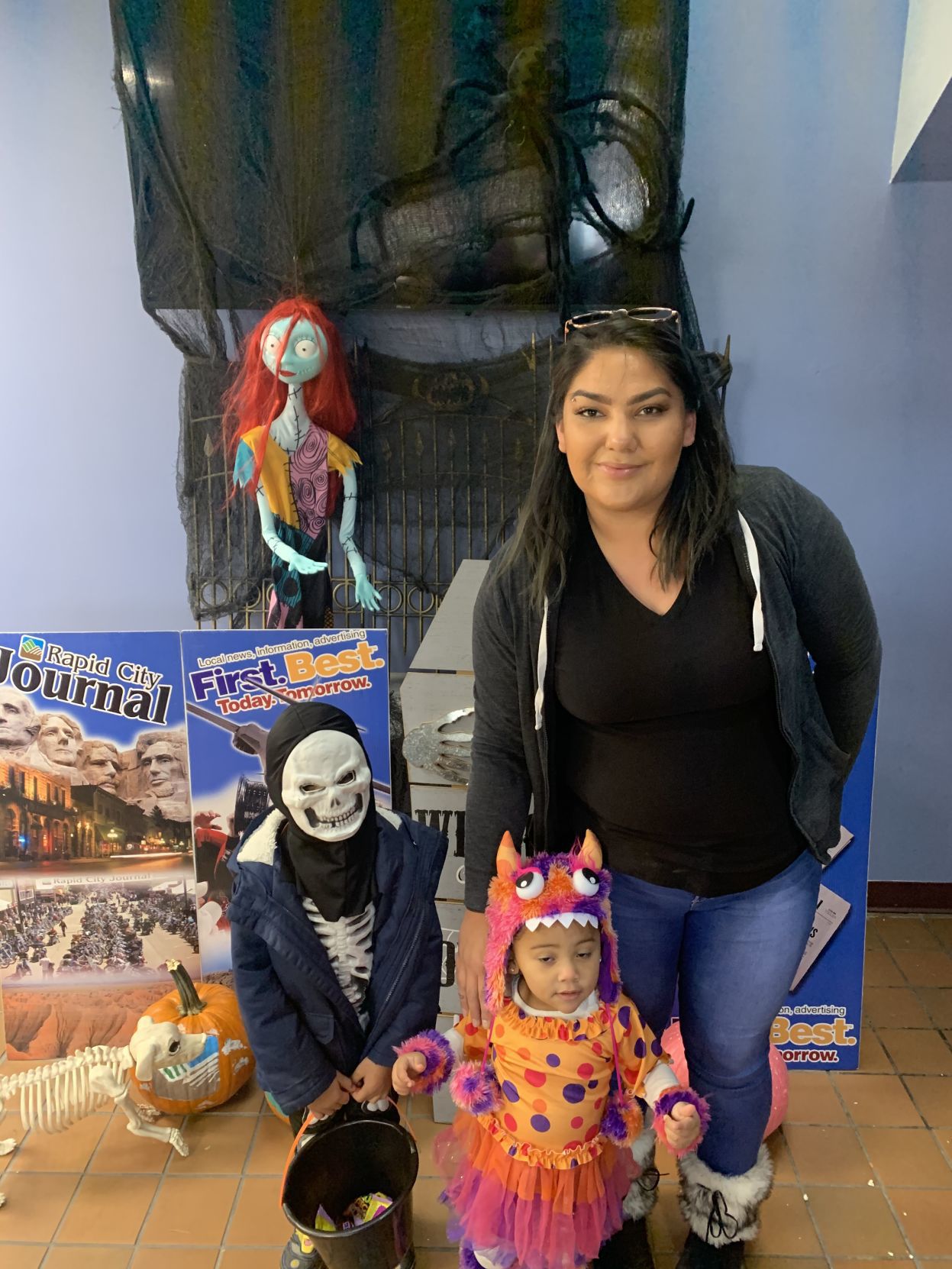 Halloween Pictures to run in Thursday's paper 111.JPG